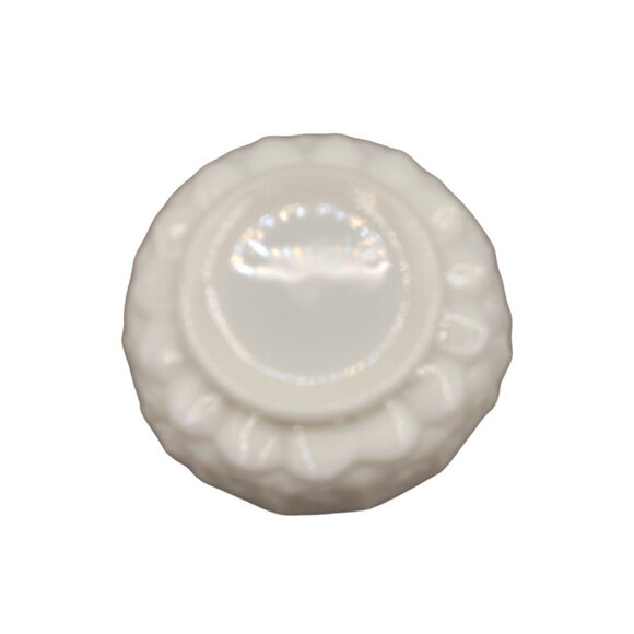 Westmoreland Milk Glass Candy Dish with Lid Grapes Leaves - Picture 7 of 10